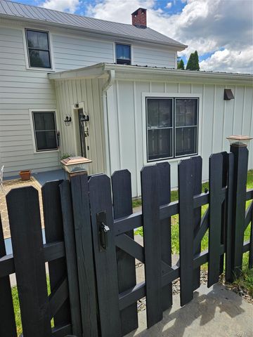 16 N Washington Street, Athens, NY 12015
