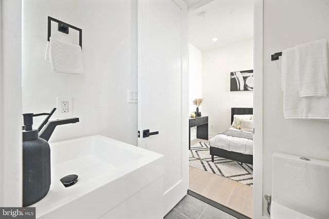 517 MONTANA AVE NE #3A, Washington, DC 20017