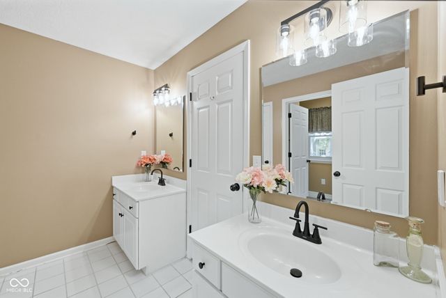 5276 Woodfield Drive S, Carmel, IN 46033