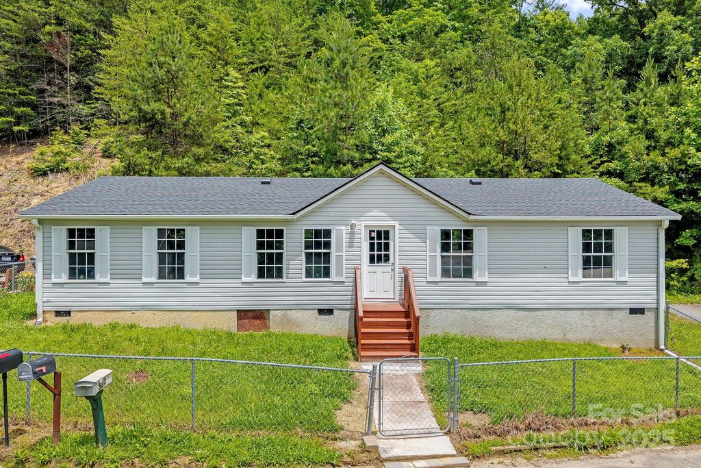 518 Primrose Drive, Asheville, NC 28806