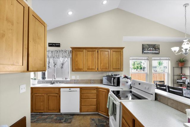 15418 E 24th Ave, Spokane Valley, WA 99037