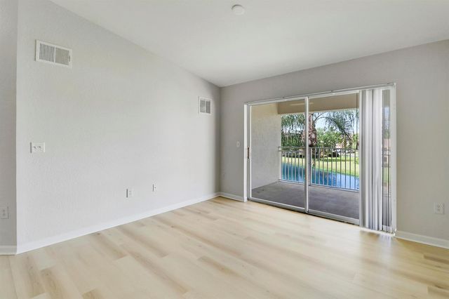 121 SW Palm Drive Unit 306, Port St. Lucie, FL 34986