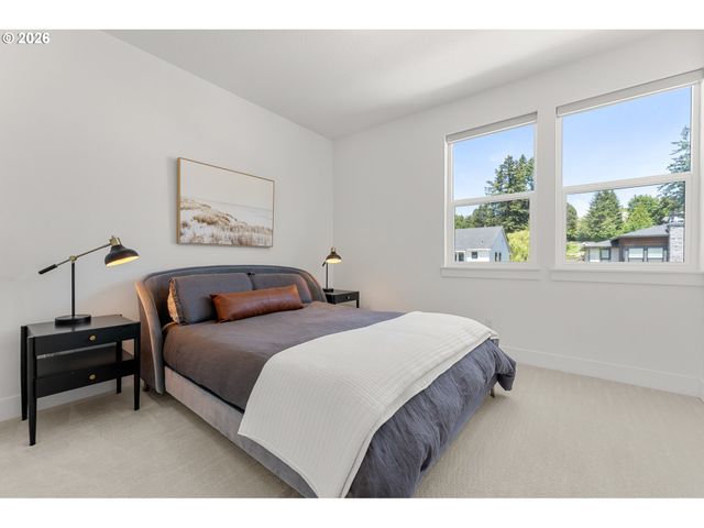 2763 DAHLIA Dr, West Linn, OR 97068