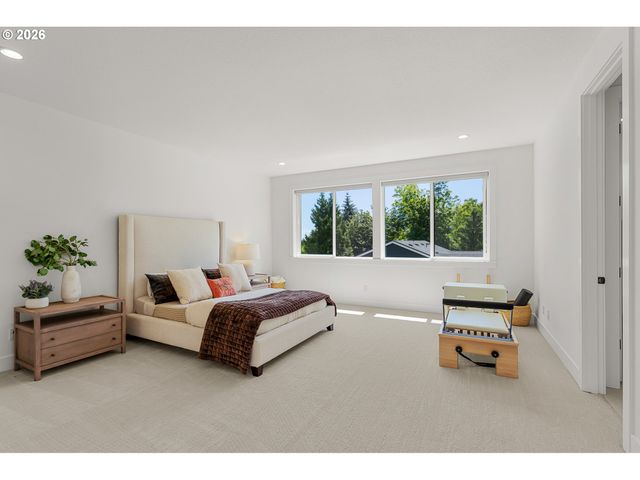 2763 DAHLIA Dr, West Linn, OR 97068