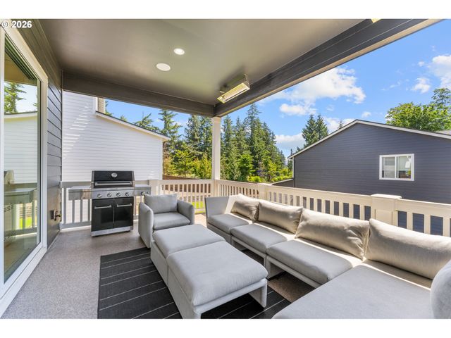 2763 DAHLIA Dr, West Linn, OR 97068
