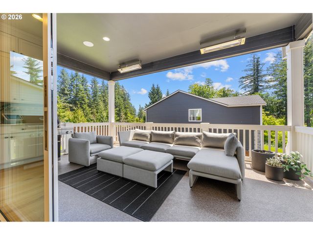 2763 DAHLIA Dr, West Linn, OR 97068