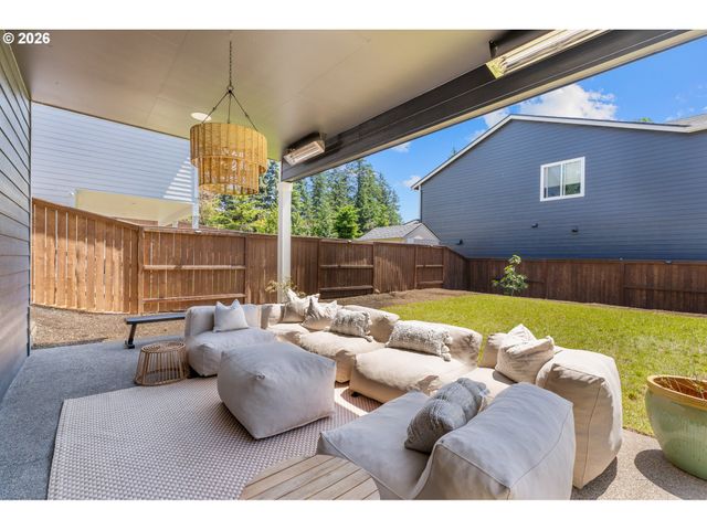 2763 DAHLIA Dr, West Linn, OR 97068