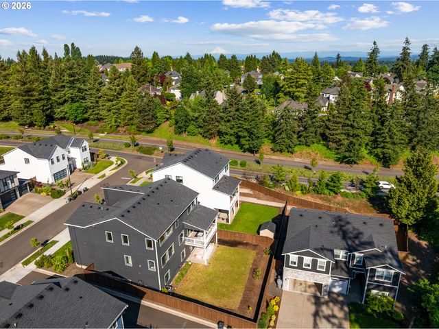 2763 DAHLIA Dr, West Linn, OR 97068
