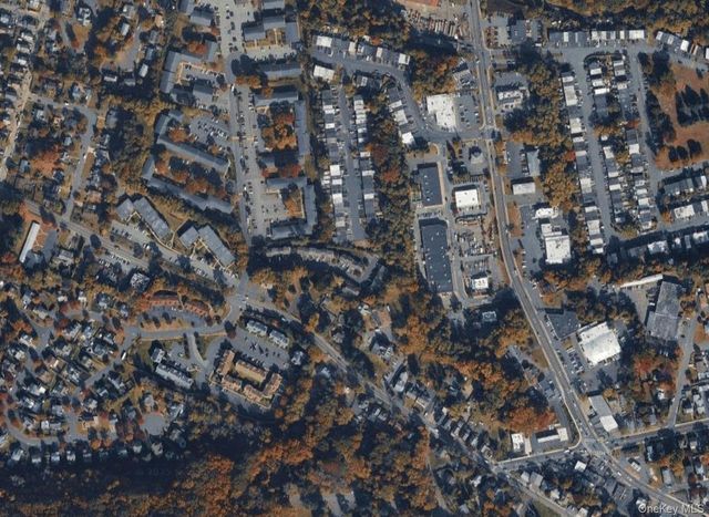 33 Muntz Lane, Garnerville, NY 10923