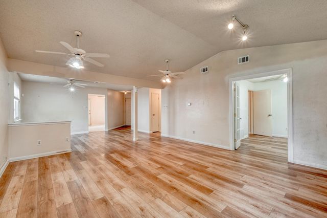 4901 Transit CIR, Austin, TX 78727