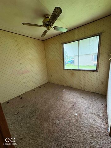 90 Small Fry Avenue, Cloverdale, IN 46120