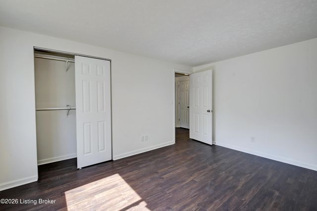 9310 Plumwood Pl, Crestwood, KY 40014