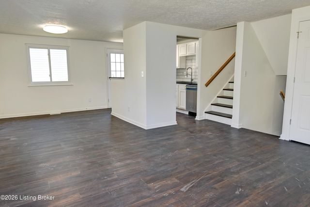 9310 Plumwood Pl, Crestwood, KY 40014