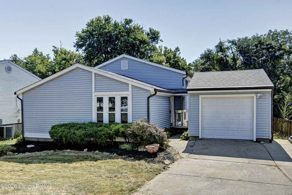 9310 Plumwood Pl, Crestwood, KY 40014
