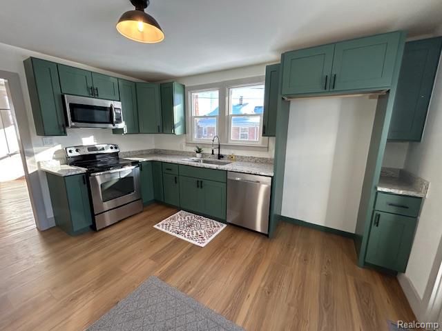 147 N Broadway Street, Lake Orion, MI 48362