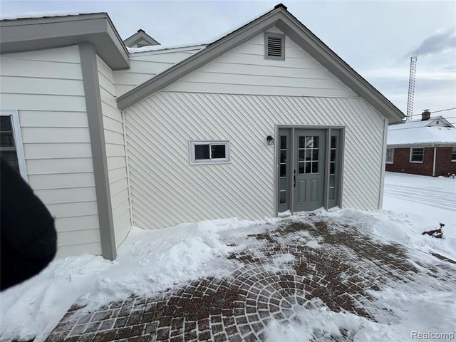 147 N Broadway Street, Lake Orion, MI 48362