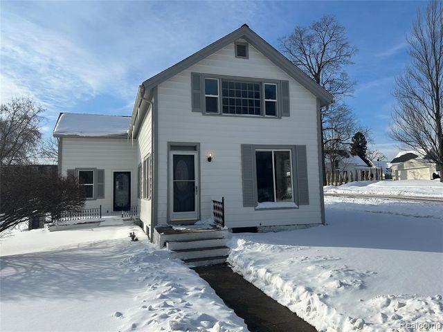 147 N Broadway Street, Lake Orion, MI 48362