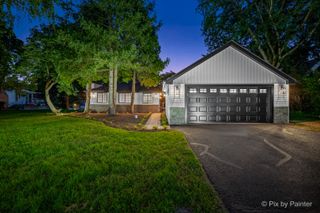 34803 N Hiawatha Trail, Mchenry, IL 60051