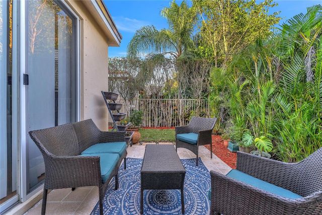 1059 Golden Cane Drive, Weston, FL 33327