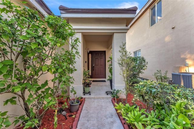 1059 Golden Cane Drive, Weston, FL 33327