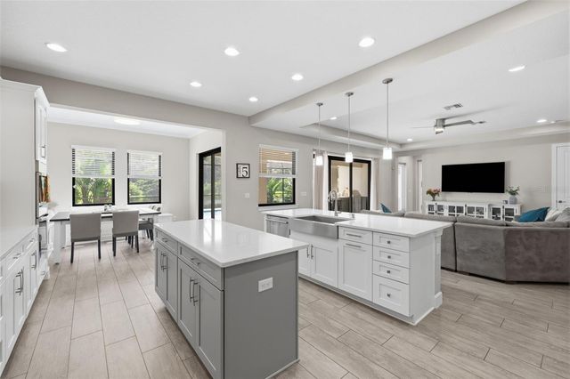 18615 RUE BEAUVAIS, Lutz, FL 33558