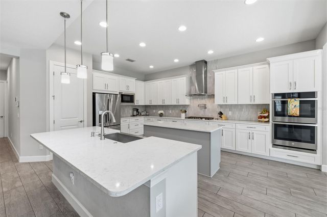 18615 RUE BEAUVAIS, Lutz, FL 33558