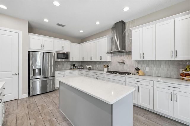 18615 RUE BEAUVAIS, Lutz, FL 33558