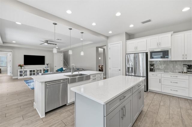 18615 RUE BEAUVAIS, Lutz, FL 33558