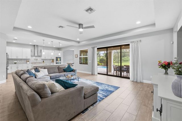 18615 RUE BEAUVAIS, Lutz, FL 33558
