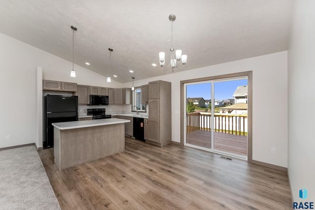 5325 S Bahnson Ave Avenue, Sioux Falls, SD 57110