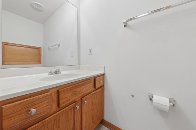 2200 Hart Avenue 1, Des Moines, IA 50320