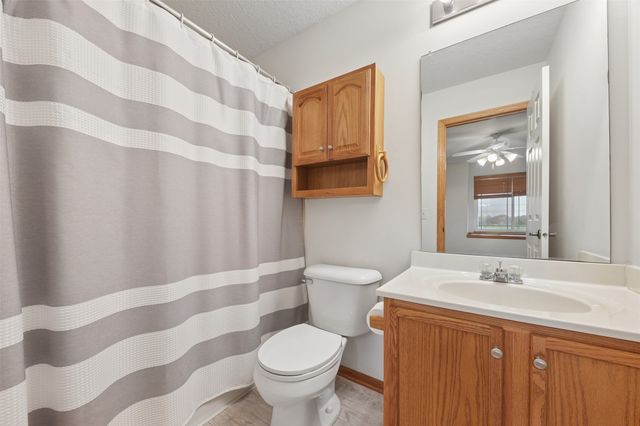 2200 Hart Avenue 1, Des Moines, IA 50320