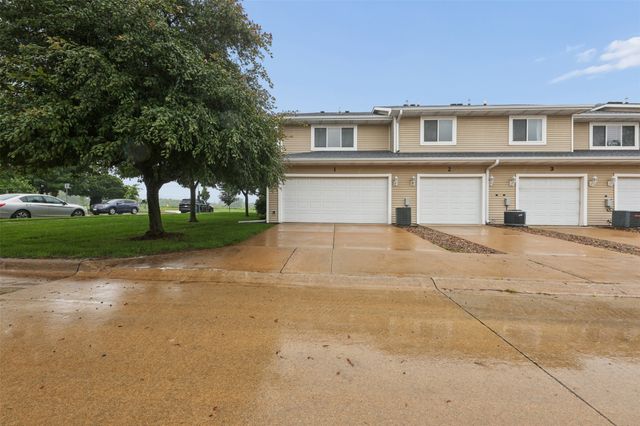 2200 Hart Avenue 1, Des Moines, IA 50320