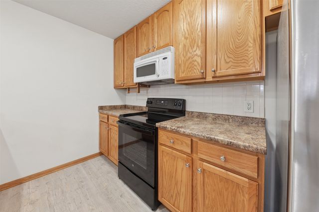 2200 Hart Avenue 1, Des Moines, IA 50320