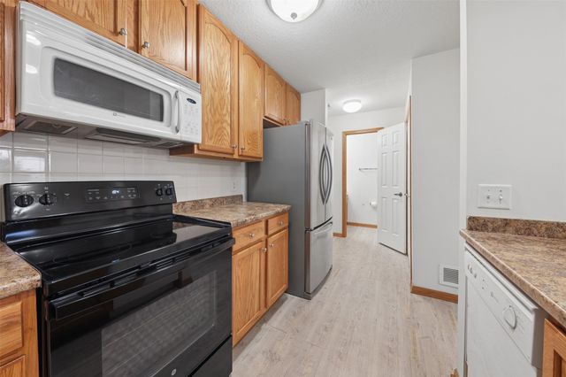 2200 Hart Avenue 1, Des Moines, IA 50320