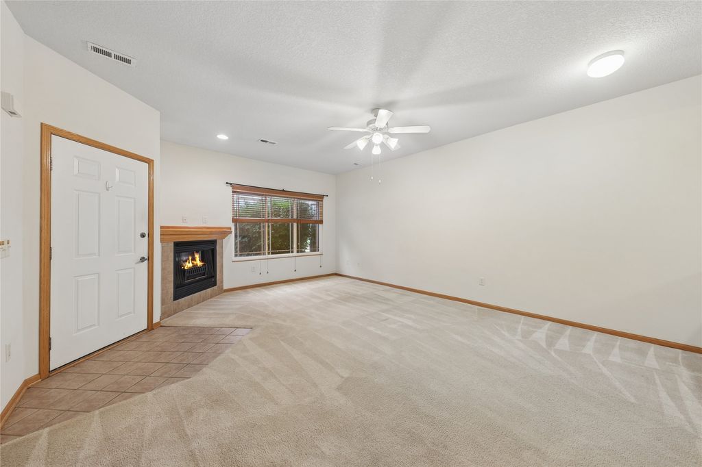 2200 Hart Avenue 1, Des Moines, IA 50320