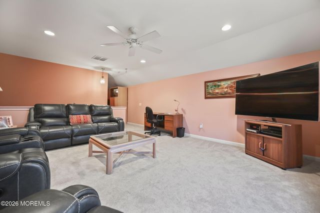 29 Inverness Lane, Jackson, NJ 08527