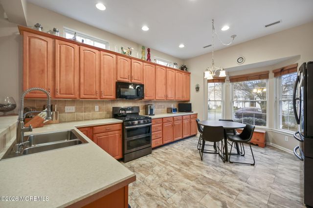 29 Inverness Lane, Jackson, NJ 08527
