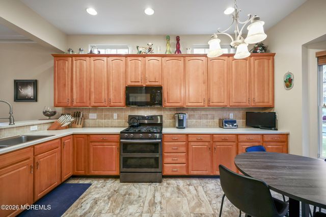 29 Inverness Lane, Jackson, NJ 08527