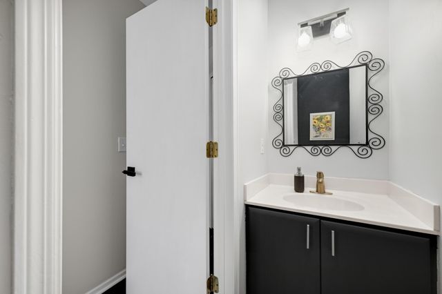 2572 Lockwood Drive 68, Mendota Heights, MN 55120