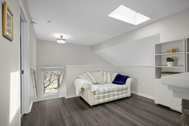 2572 Lockwood Drive 68, Mendota Heights, MN 55120