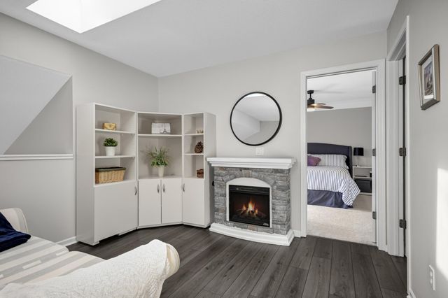 2572 Lockwood Drive 68, Mendota Heights, MN 55120