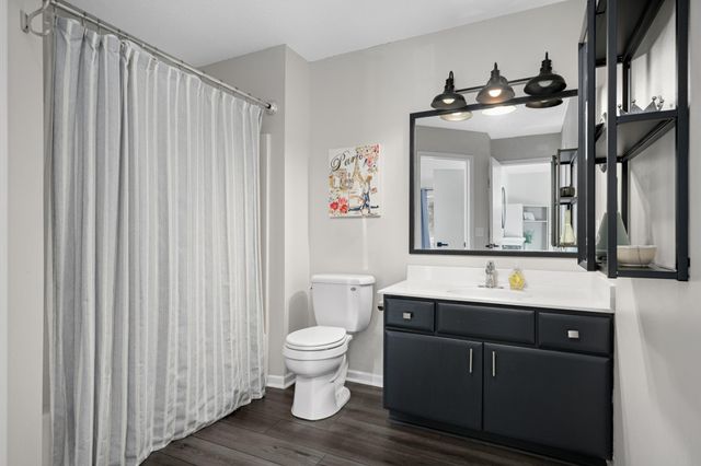 2572 Lockwood Drive 68, Mendota Heights, MN 55120