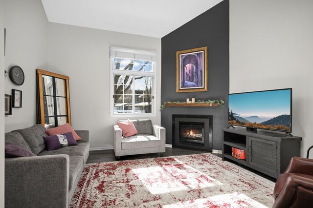 2572 Lockwood Drive 68, Mendota Heights, MN 55120