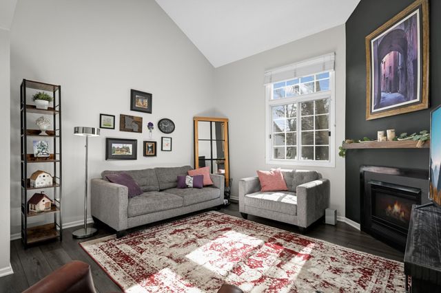 2572 Lockwood Drive 68, Mendota Heights, MN 55120