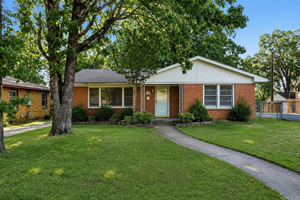 3902 N Cypress St, North Little Rock, AR 72116