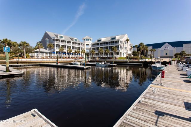 3220 Moss Hammock Wynd, Southport, NC 28461