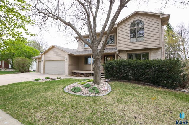 1017 E 63rd St Street, Sioux Falls, SD 57108