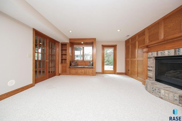 1017 E 63rd St Street, Sioux Falls, SD 57108