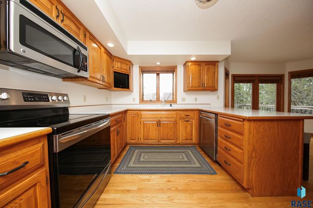 1017 E 63rd St Street, Sioux Falls, SD 57108